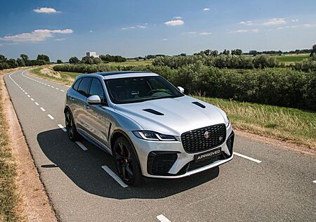 Jaguar F-Pace P550 SVR AWD