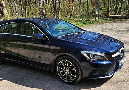 Mercedes-Benz CLA 180 Shooting Brake CLA 180 Urban Shootin...