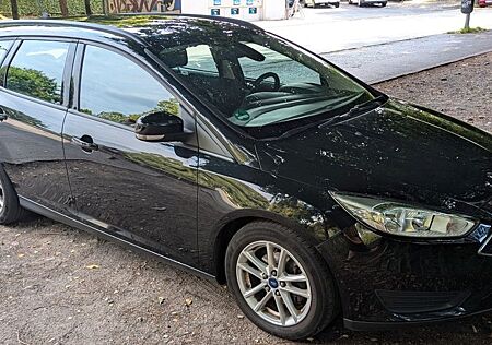 Ford Focus Turnier 1,0L Campingbox/Schlafvorrichtung