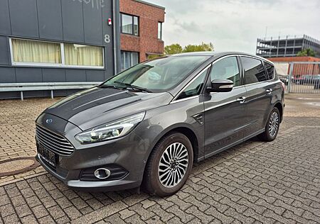 Ford S-Max Titanium