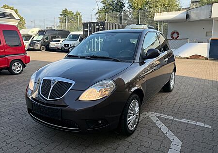 Lancia Ypsilon 1.2 8v -
