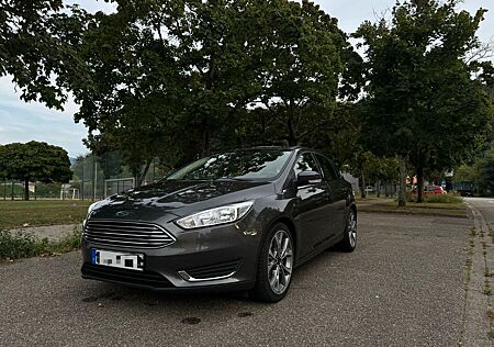 Ford Focus EcoBoost *18 Zoll Alu*Carplay*