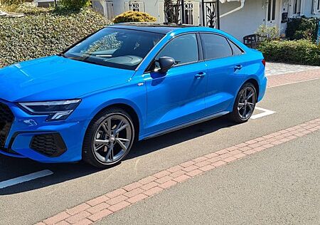 Audi A3 35 TFSI S tronic S line Limousine turboblau
