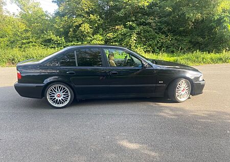 BMW 530i A -