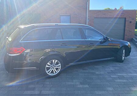Mercedes-Benz E 250 CDI 4MATIC T Autom. -