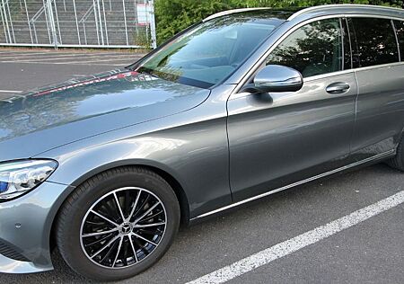 Mercedes-Benz C 220 d T,Avantgarde,AHK,Panorama,Kamera