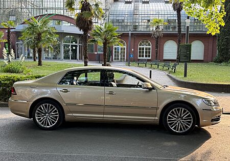 VW Phaeton Volkswagen 4.2 V8 4MOTION Tiptronic 4-Sitzer -