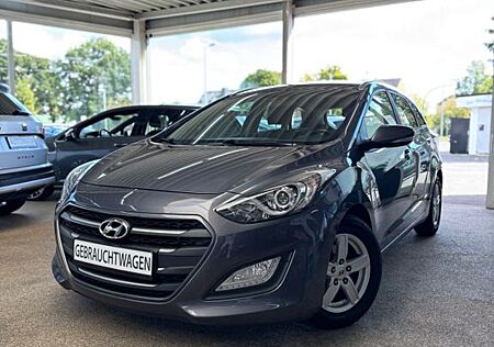 Hyundai i30 Trend 1.6 *Navi*Kamera*Klima*Allwetter*