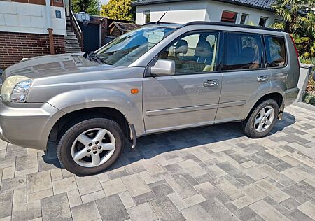 Nissan X-Trail 2,0 Elegance Elegance