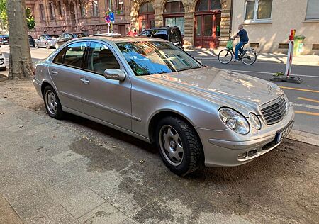 Mercedes-Benz E 200 KOMPRESSOR CLASSIC Classic