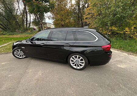 BMW 525d xDrive Touring A Luxury Line Luxury Line