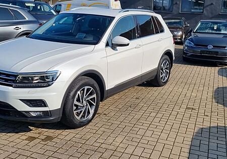 VW Tiguan Volkswagen 1.4 TSI DSG Sound LED AHK schwenkb.