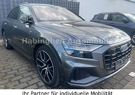 Audi Q8 55 TFSI quattro S-LINE
