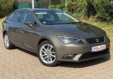Seat Leon 1,6 TDI ST Style DSG LED+abn.AHK+Alu+PDC !!