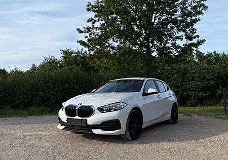 BMW 118i Automatik EZ 2020 Top Zustand