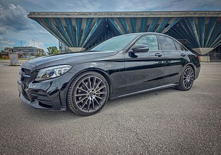 Mercedes-Benz C 300 AMG LINE