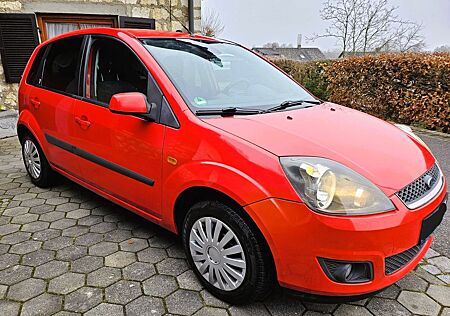 Ford Fiesta Ghia 5-türig Klima+BC+Shz+PDC+TÜV