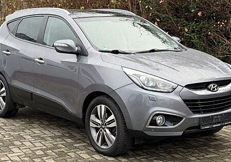 Hyundai ix35 2.0 CRDI 4WD/AHK/PANORAMA/BOSE