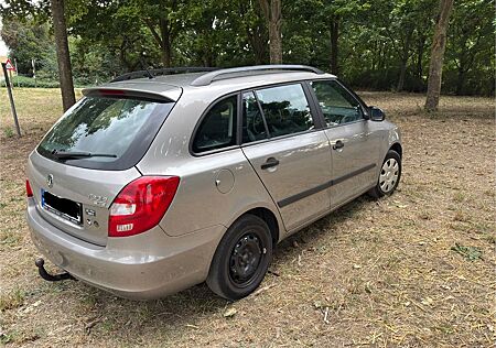 Skoda Fabia Combi 1.4 TÜV neu 8-fach Bereifung