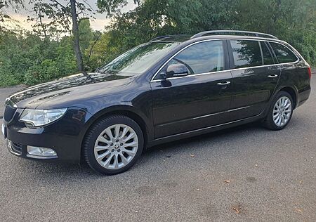 Skoda Superb 2.0 TDI DSG Combi.Scheckheft.17 Zoll