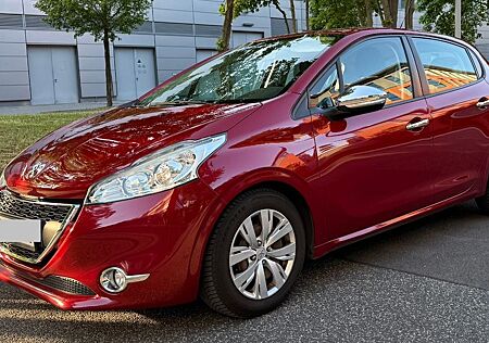 Peugeot 208 1.4 Active 95 VTi, Bremsen/HU frisch