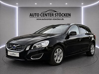 Volvo V60 Kombi Summum2.0dLederSchiebedachPDC STANDHZ.
