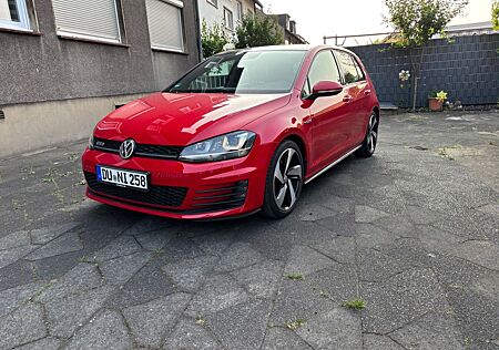 VW Golf Volkswagen 2.0 TDI BMT GTD GTD
