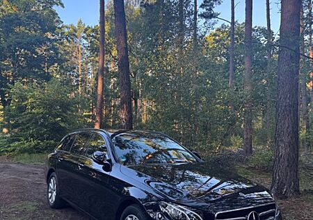Mercedes-Benz E 200 d T Autom. -