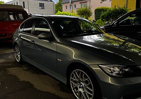 BMW 330xi -