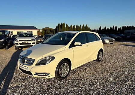 Mercedes-Benz B 180 B180 BlueEFFICIENCY +NAVI+SHZ+BI-XENON+AHK+