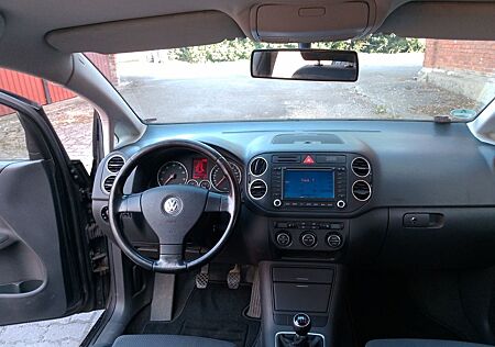 VW Golf Plus Volkswagen 2.0 FSI Comfortline. TÜV NEU
