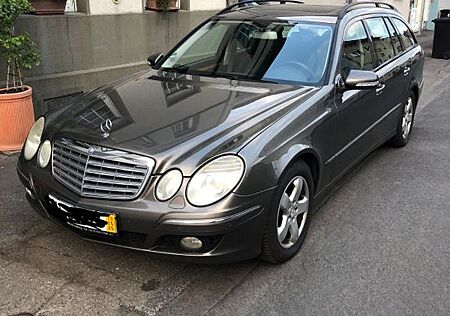 Mercedes-Benz E 280 CDI T Elegance Leder Navi TÜV 05/2027