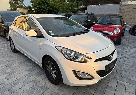 Hyundai i30 1.6 CRDi 81kW FIFA World Cup EDITION