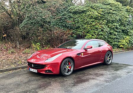 Ferrari FF 6.3 V12, Garantie 11/26, wie neu