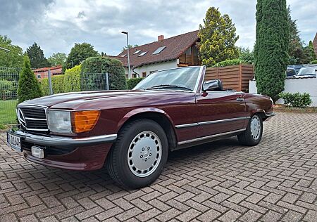 Mercedes-Benz SL 560 in sehr gutem Zustand