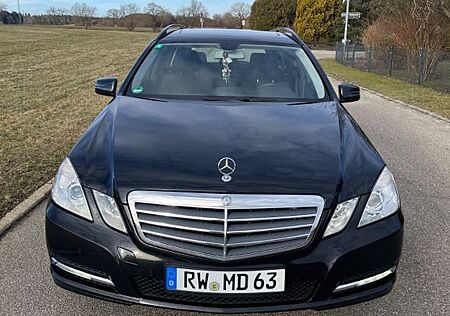 Mercedes-Benz E 220 CDI T BlueEFFICIENCY -