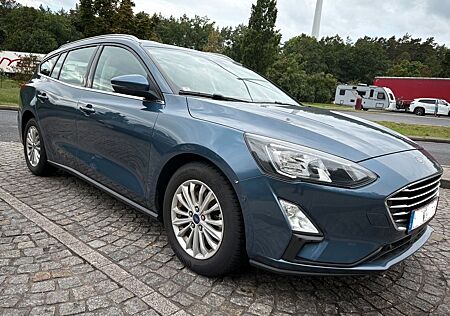 Ford Focus . EXPORT NETTO 5.800. LED. Keyless Go. Kame
