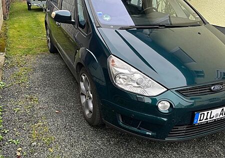 Ford S-Max 2,3 Titanium 6-tronic Titanium