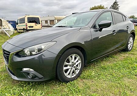 Mazda 3 Lim. Center-Line