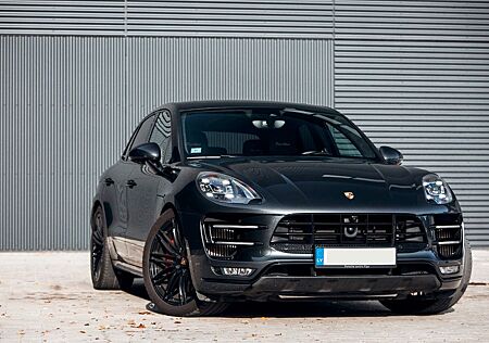 Porsche Macan Turbo mit Performance Paket Turbo mit ...