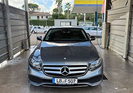 Mercedes-Benz E 220 BlueTEC 4MATIC Autom. -