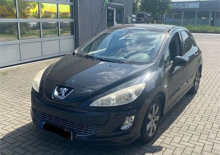 Peugeot 308 Platinum 1.6 Benziner Automatik+Tip Klimatro