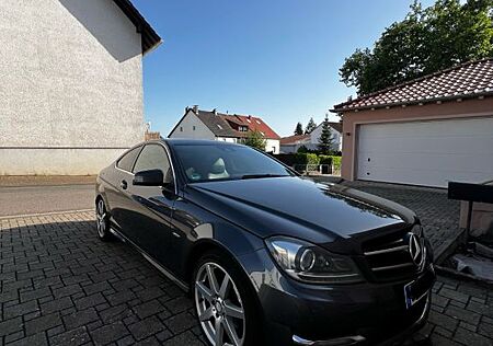 Mercedes-Benz C 220 CDI Autom. - AMG Scheckheft gepfelgt