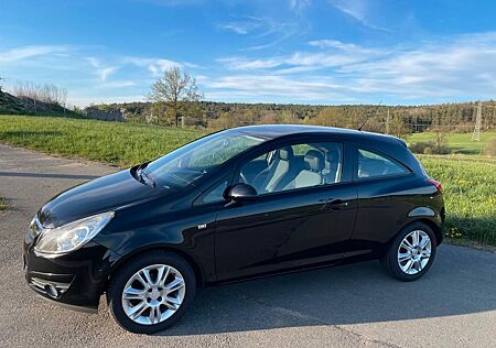 Opel Corsa 1.2 Innovation 110 Jahre, TÜV