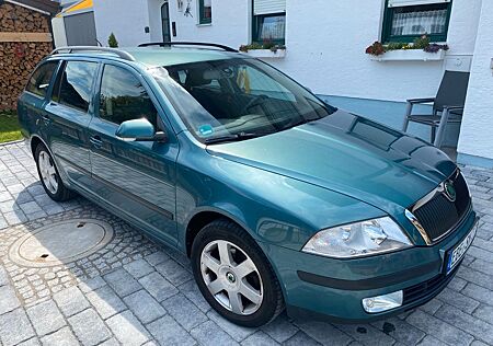 Skoda Octavia Combi 1.6 mit AHK, TÜV neu, günstig+gut