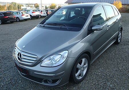 Mercedes-Benz B 200 CDI Chrom-Paket *AHK/PDC/Sitzheizung*