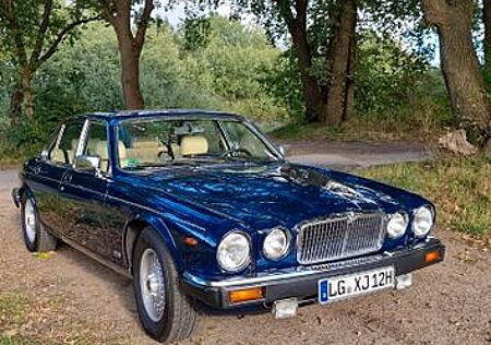 Jaguar XJ12