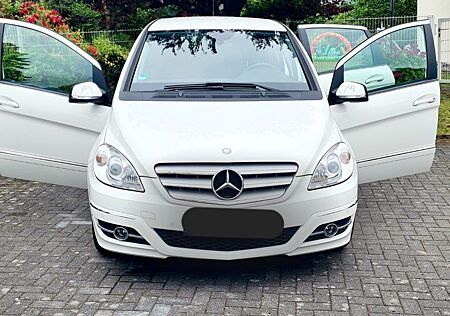 Mercedes-Benz B 180 BlueEFFICIENCY -