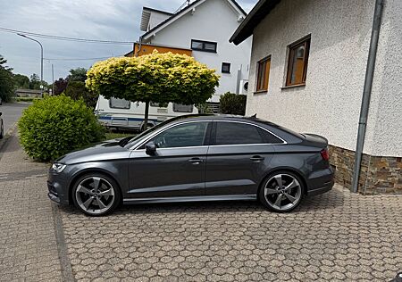 Audi S3 TFSI S tronic quattro - Limousine