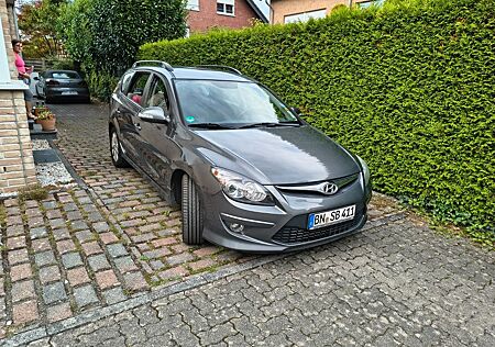 Hyundai i30 CW 1.6 CRDi 66 kW STYLE Aussstatung